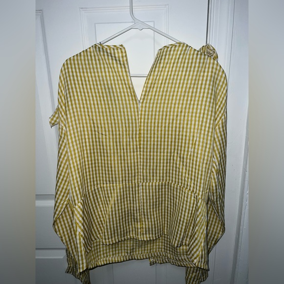 Pretty little thing top - Picture 2 of 3